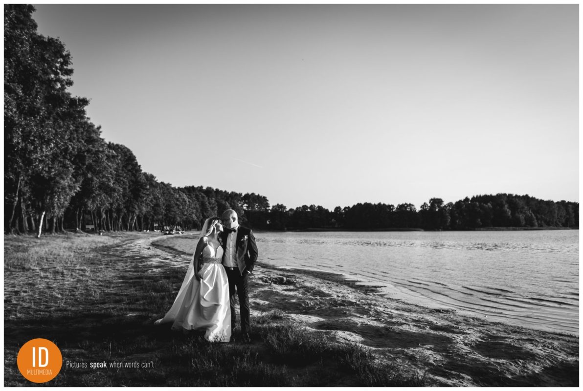 sesja ślubna nad jeziorem